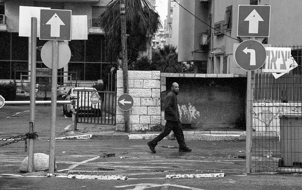 Silver halide - Canon eos300 EF 28-105mm,,Rollei  Retro 400s  @ ISO 400 DEV:R09 1:100.