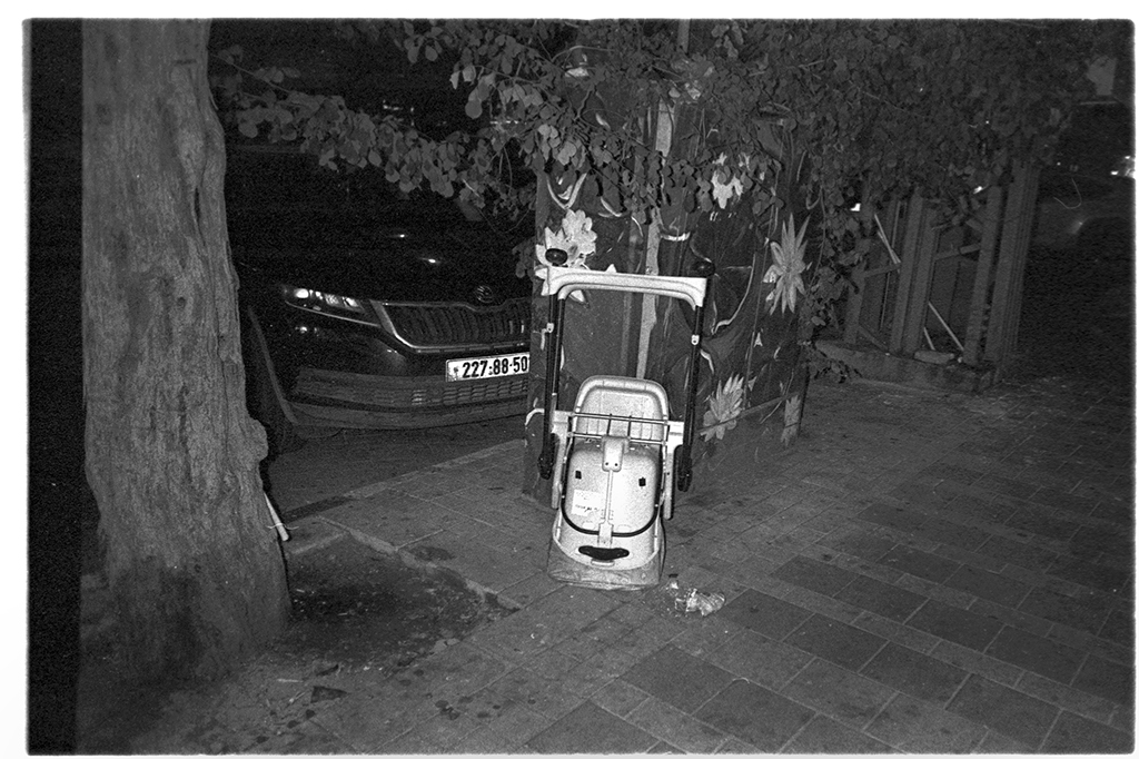 Silver halide -Olympus XA4 , Ilford HP5  @ ISO400 DEV:Tetenal Ultrafin 1:20