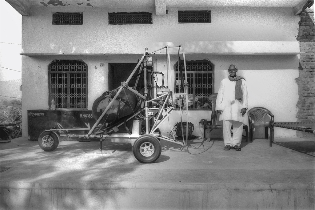 Silver halide - Olympus XA4 ,  FomaPan 200  @ ISO 200 DEV:R09 1:100