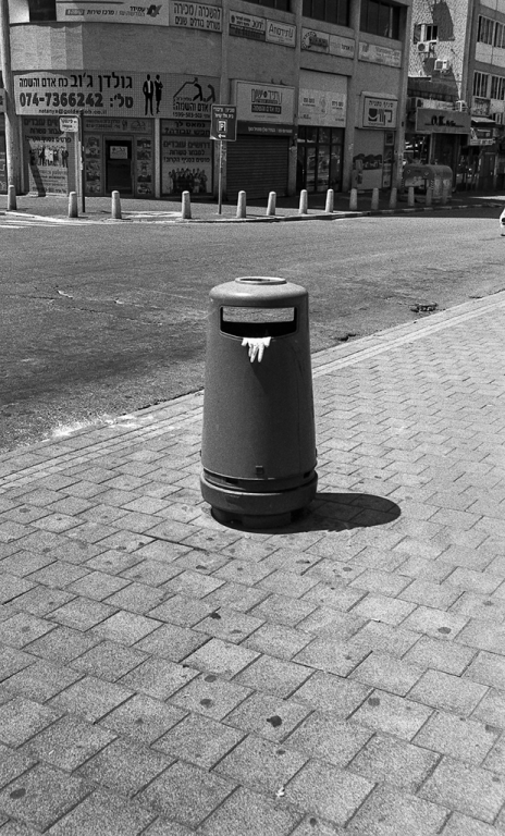 Silver halide - Canon eos300 EF 28-105mm, FomaPan 200  @ ISO160 DEV:R09 1:100