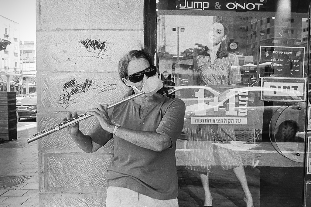 Silver halide - Canon eos300 EF 28-105mm ,Ilford HP5  @ ISO320 DEV:R09 1:100