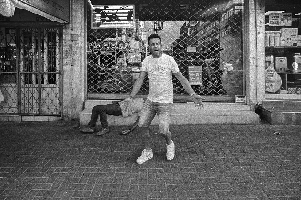 Silver halide - Canon eos RT , Vivitar Series 1 19-35mm ,Ilford HP5  @ ISO320 DEV:R09 1:100