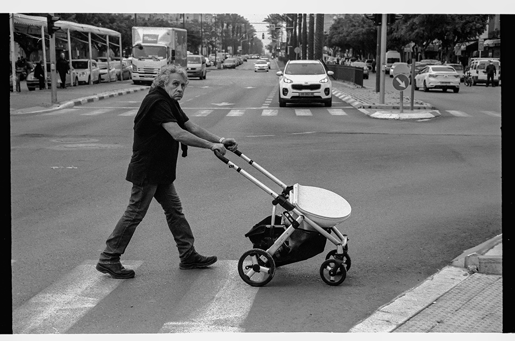 Silver halide - Canon eos300 EF 28-105mm, FomaPan 200  @ ISO160 DEV:R09 1:100