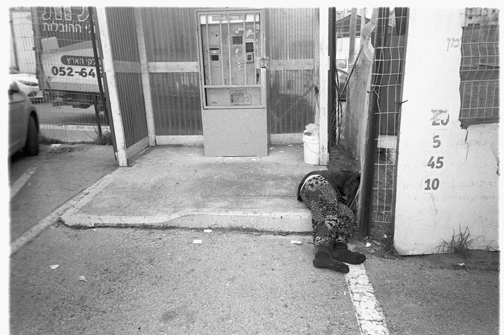 Silver halide -Olympus XA4 , Ilford HP5  @ ISO400 DEV:Tetenal Ultrafin 1:20