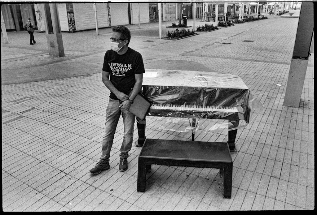 Silver halide - Canon eos300 EF 28-105mm, FomaPan 200  @ ISO160 DEV:R09 1:100